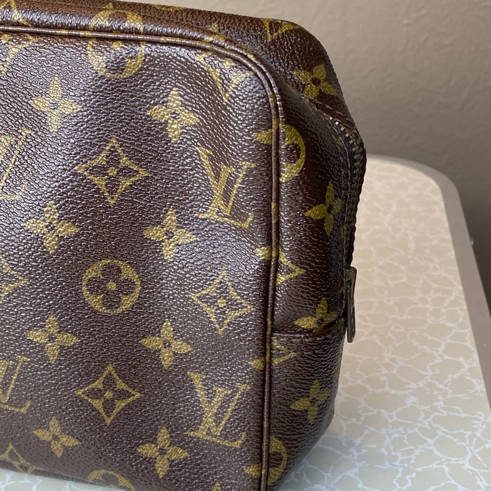 Louis Vuitton Vintage Monogram Trousse 28 - Picture 3 of 12